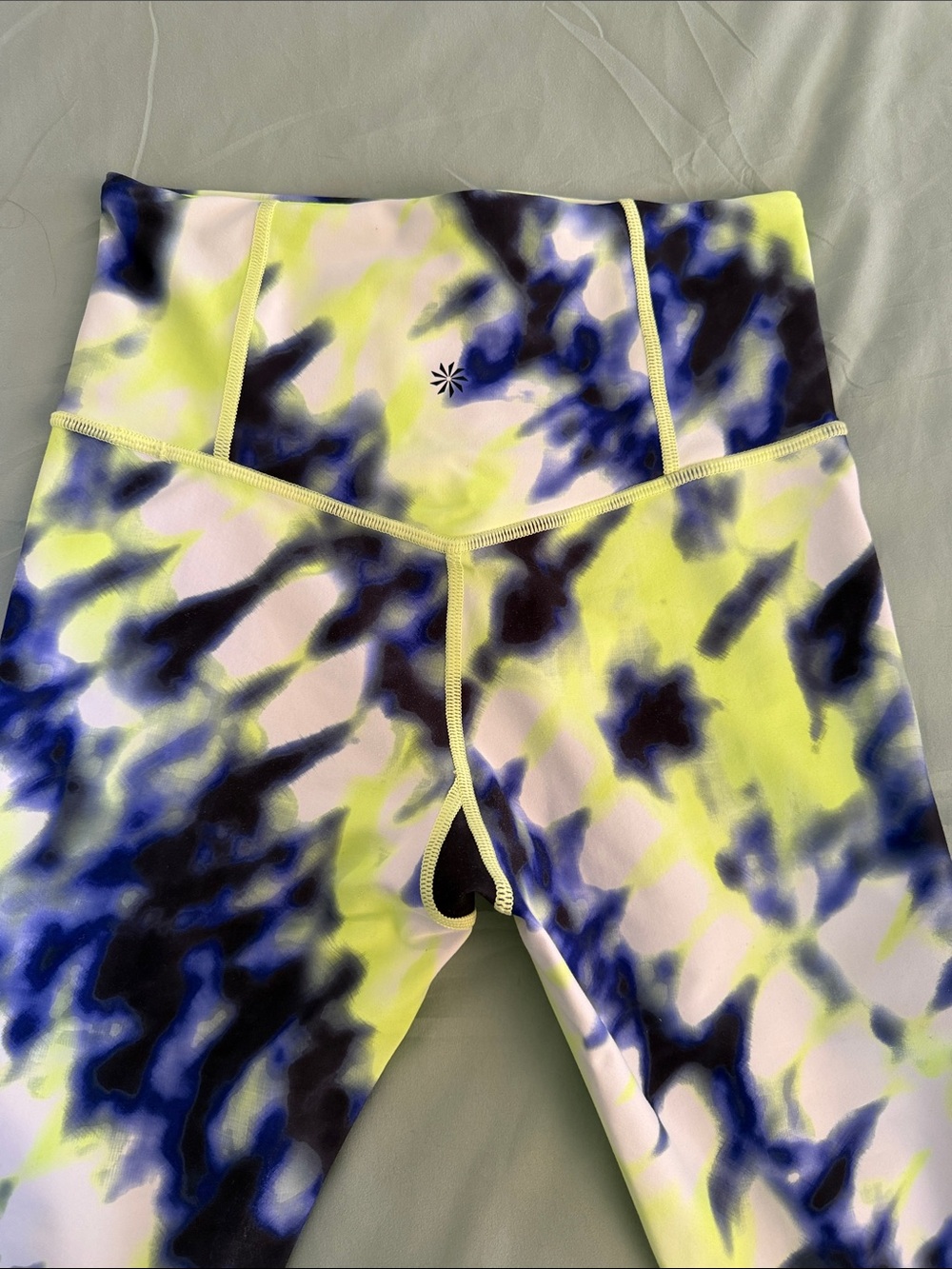Athleta Tie-Dye Bike Shorts in Yellow, Blue & White extra small R16